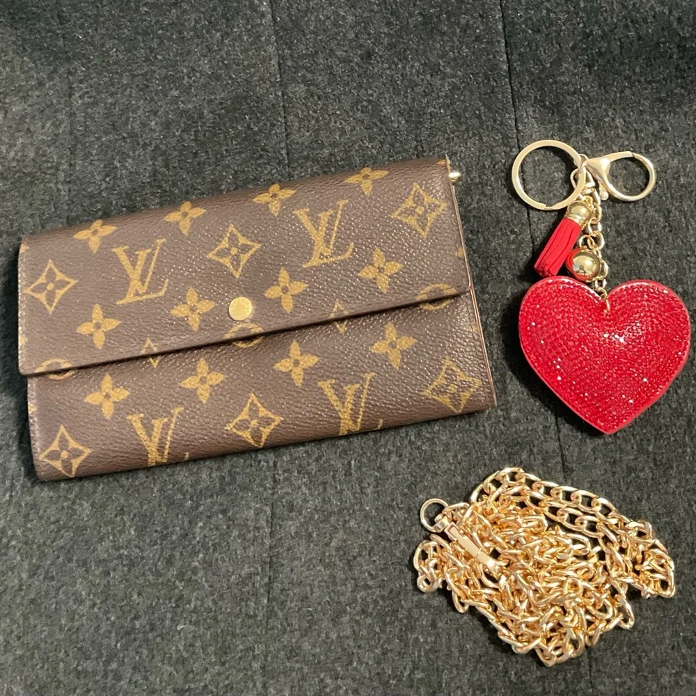 ✅AUTHENTIC LV LONG WALLET + FREE GENERIC CHAIN+CHARM - Picture 2 of 11